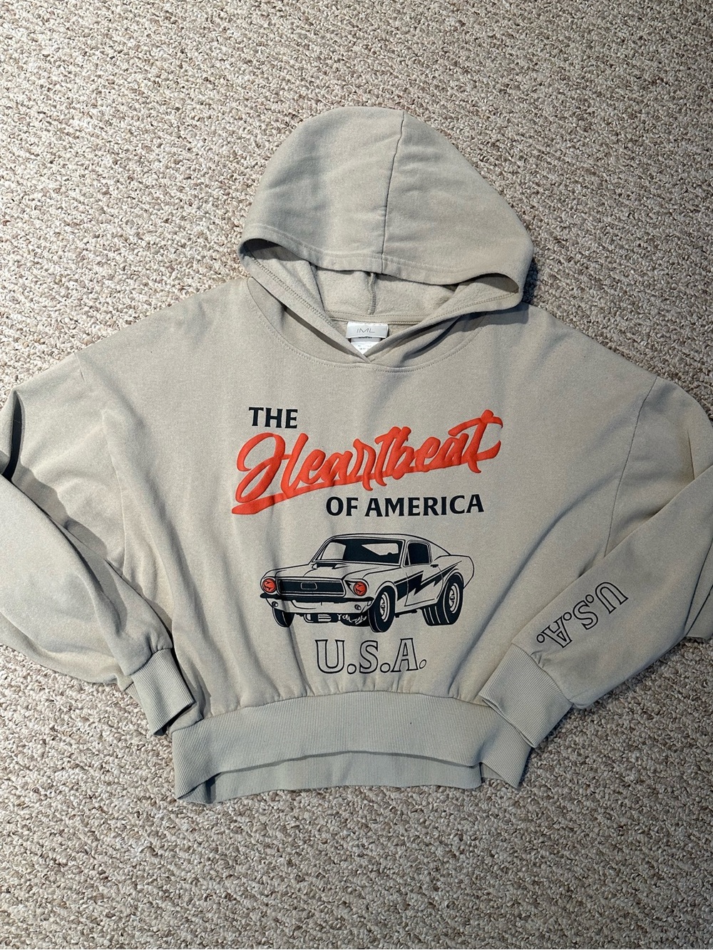 Cropped Hooded Sweatshirt with 'The Heartbeat of America' classic Car